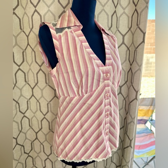 NEW! Parallel Pink & White Striped Sleeveless Button Down Blouse - Picture 5 of 13